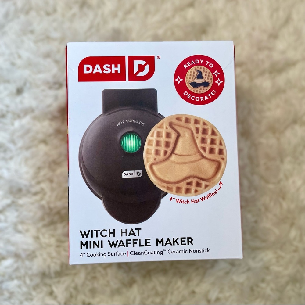 Dash Witches‎ Hat Mini Waffle Maker